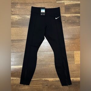 Nike Women’s Sptcas M Black Tight Fit Regular Length Ankle Zip Leggings